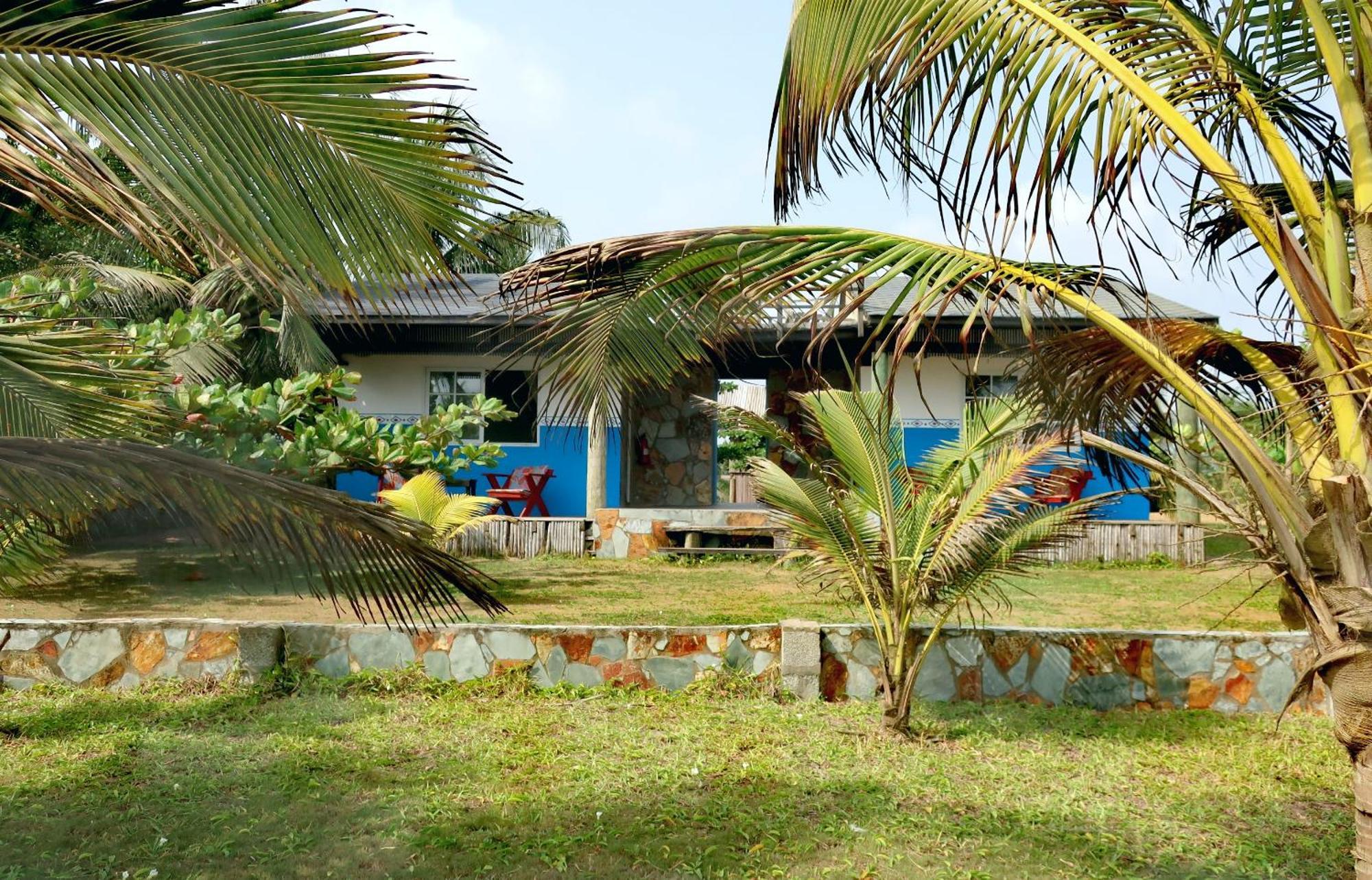 Afro Beach Eco Resort Butre Zimmer foto